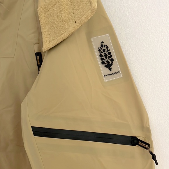 Free People FP Movement Zephyr Packable Ski Snowboard Shell Jacket NWT - Picture 6 of 14